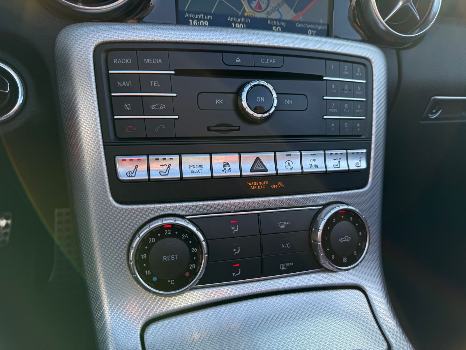 Fahrzeugabbildung Mercedes-Benz SLC 200 Roadster LED NAVI ALU