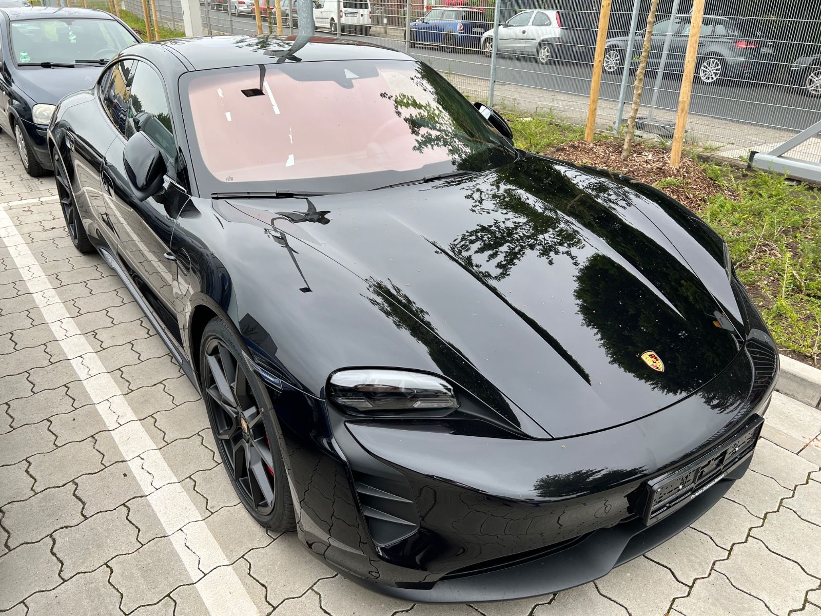 PORSCHE Taycan GTS - Voll - Sunshine Control - SommerKFZ