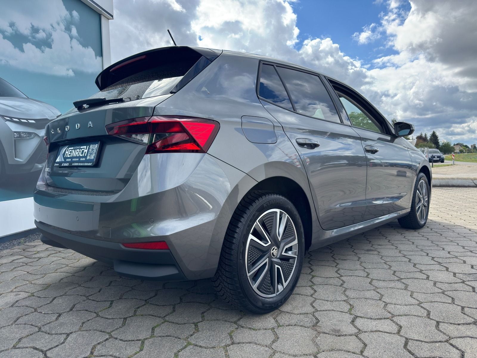 Fahrzeugabbildung SKODA Fabia Tour 110PS DSG*RFK*behLen*Allwetter