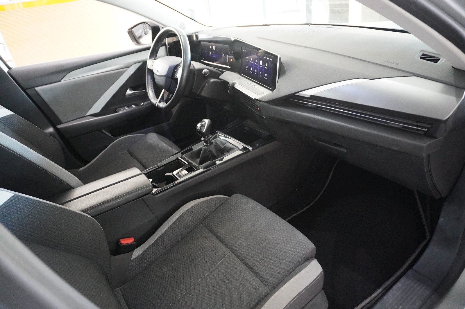 Fahrzeugabbildung Opel Astra L ST 1.5D BUSINESS NAVI/LED/KAMERA/SPORT