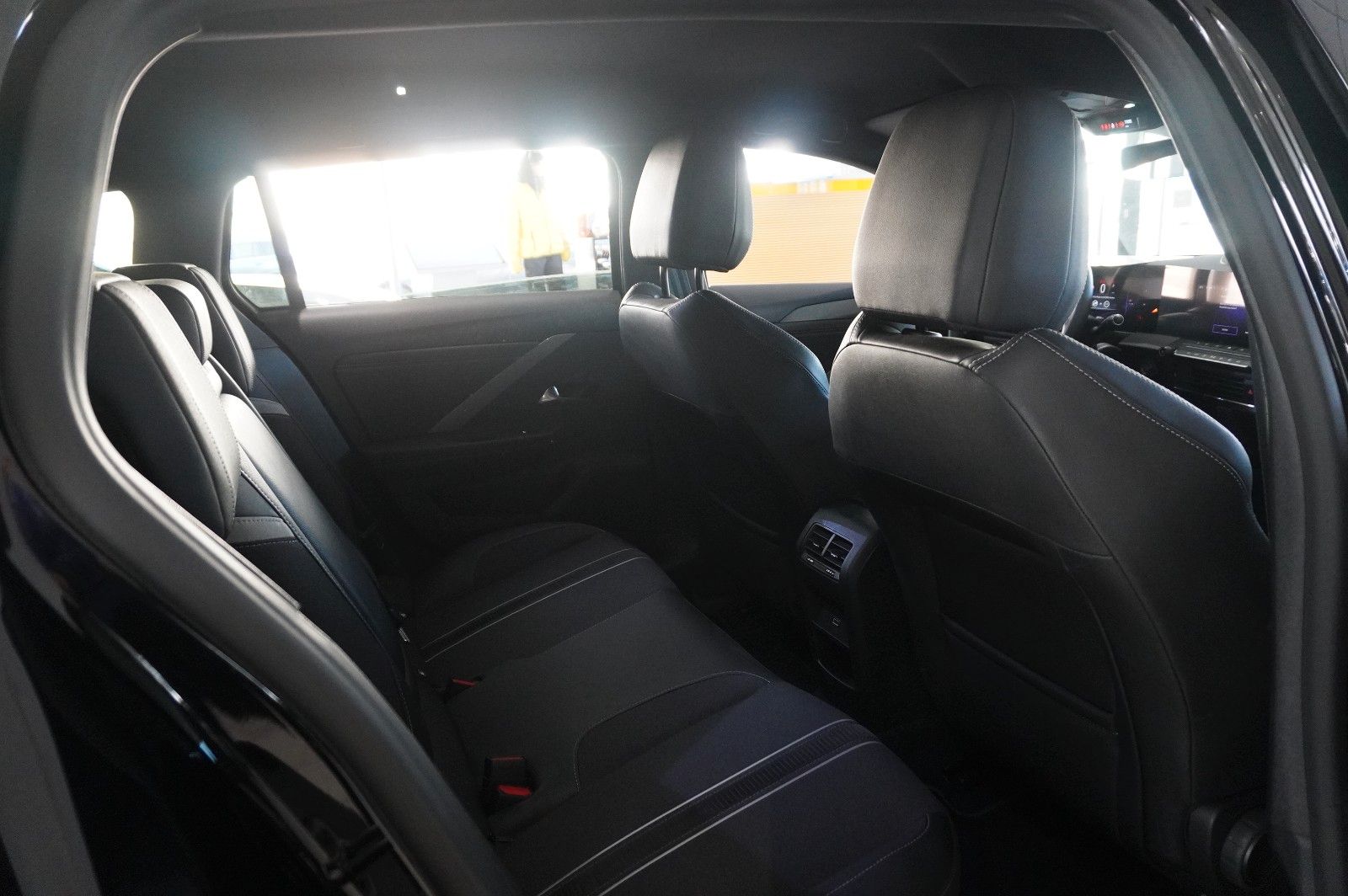 Fahrzeugabbildung Opel Astra L ST 1.2T GS SPORT NAVI/LED/360°/SPORT/DAB