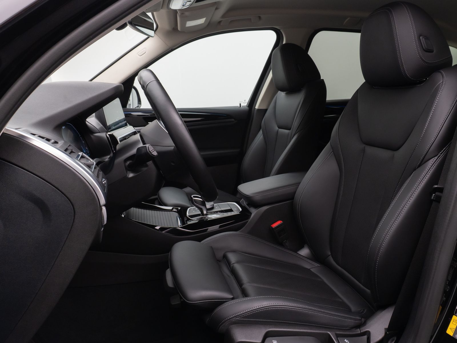 Fahrzeugabbildung BMW X3 xD30e Kamera DAB HiFi Komfort MSport 19Zoll