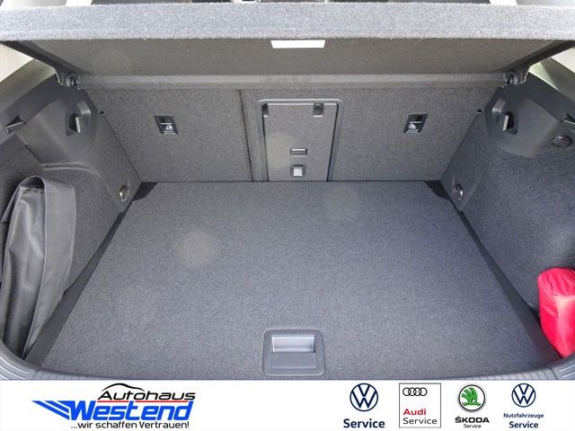 Fahrzeugabbildung Volkswagen Golf Life 1,5l TSI 96kW 6-Gang Navi LED Klima