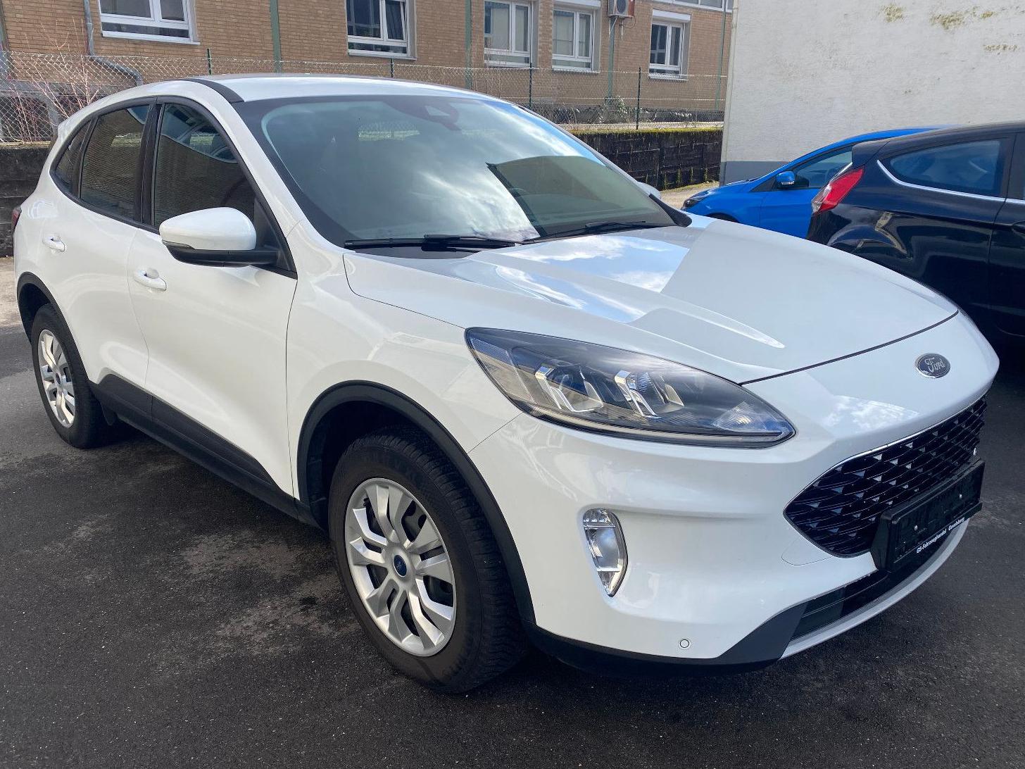 Ford Kuga 1.5  COOL & CONNECT NAVI SHZG LED
