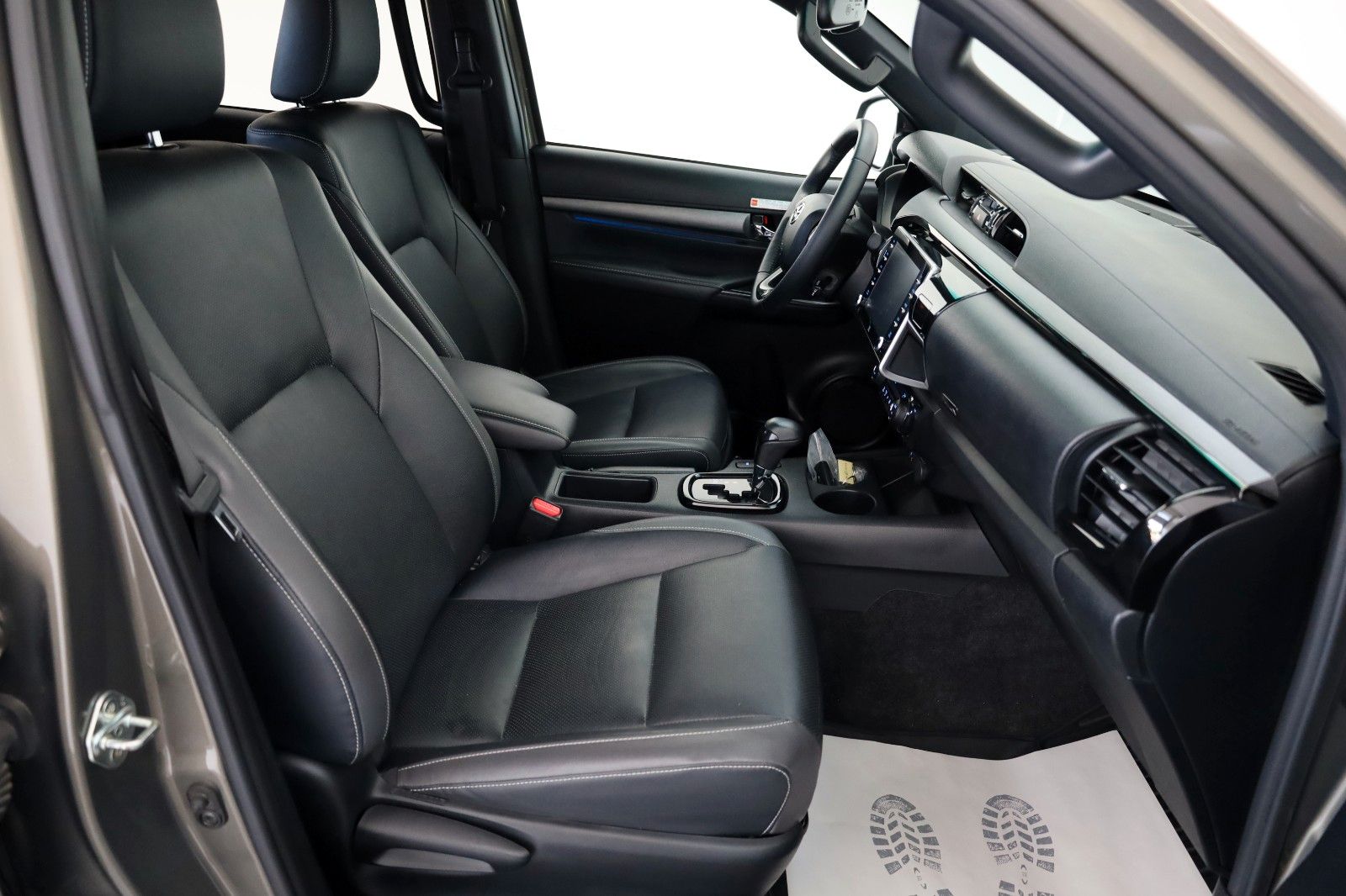 Fahrzeugabbildung Toyota Hilux 2.8 D-4D Invincible,DOKA,ACC,WERKSGARANTIE