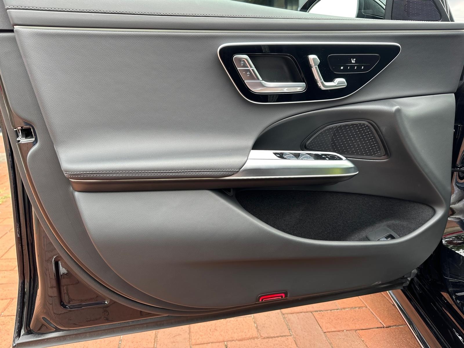 Mercedes-Benz E 220 d T +AMG+SHZ+Pano+Edi.+AHK+STH+W-Paket+ACC