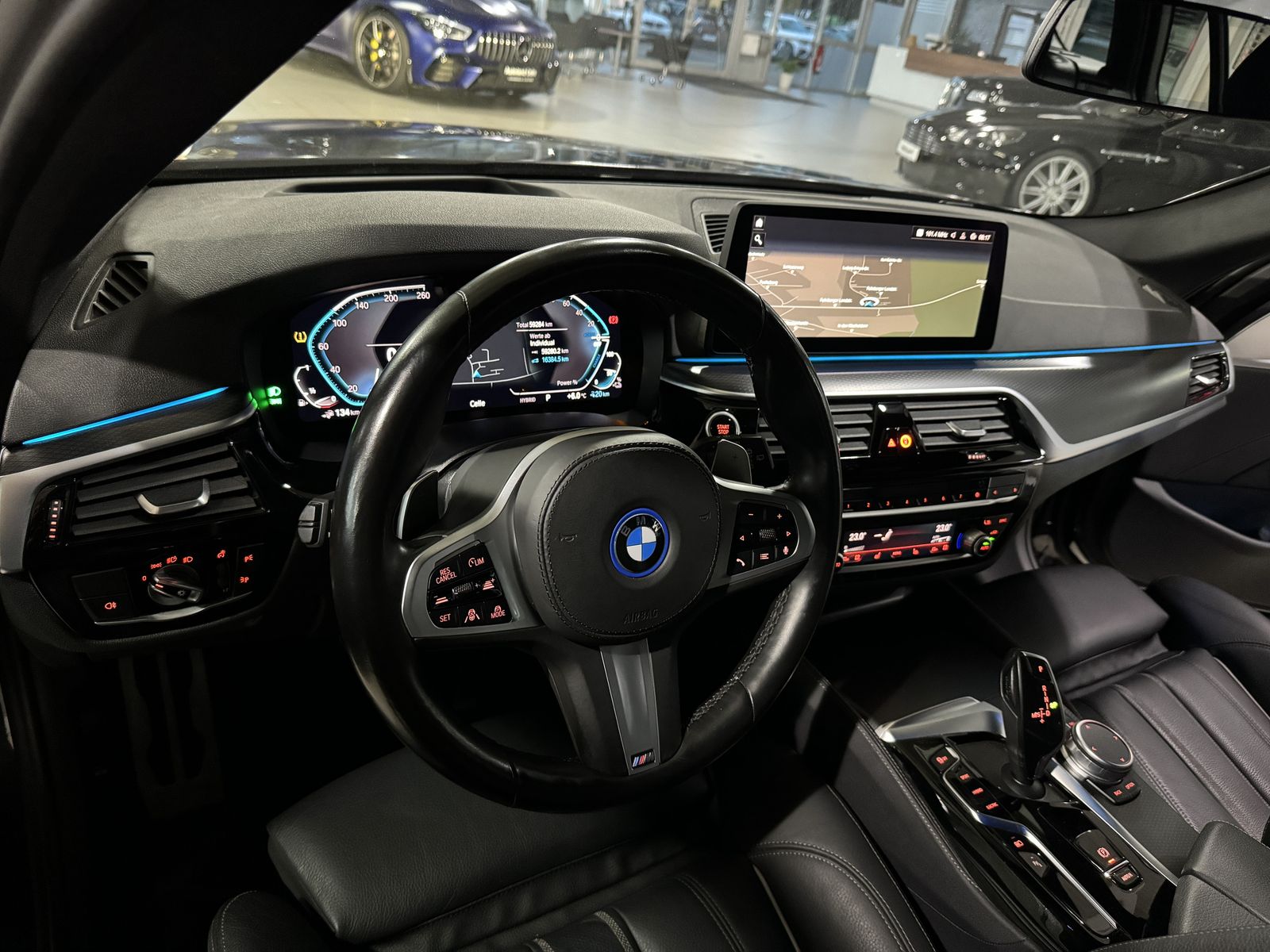 Fahrzeugabbildung BMW 530e M Sport Kamera Laser HUD DAB HiFi Komfort