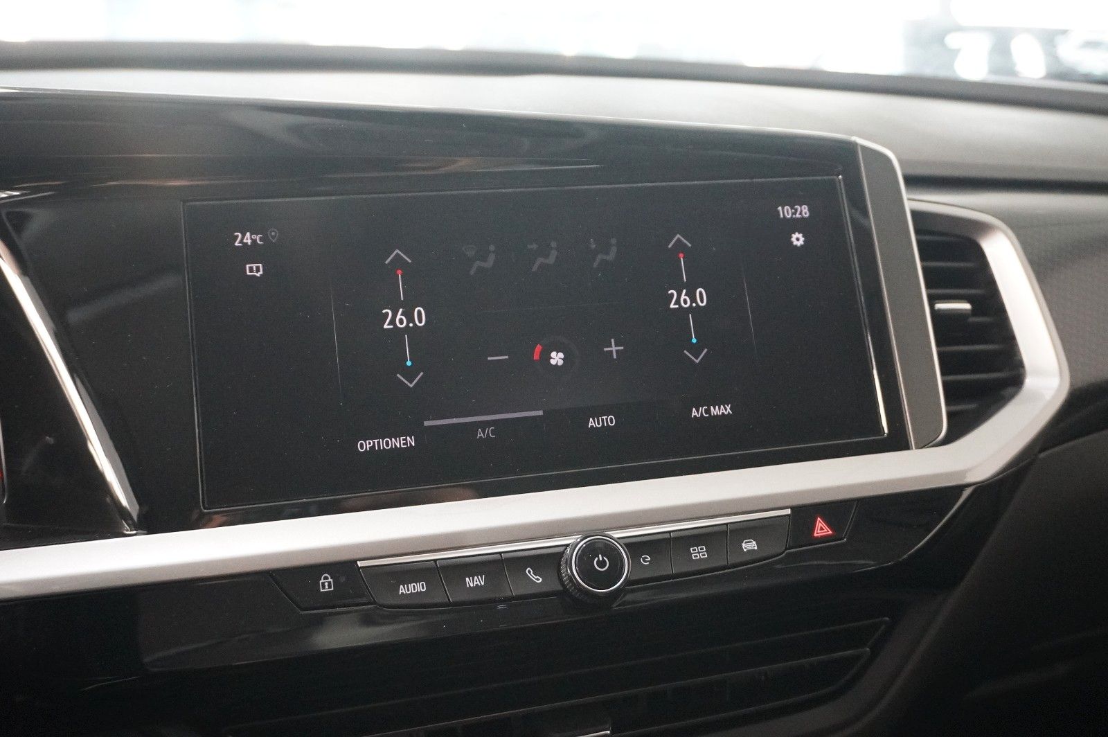 Fahrzeugabbildung Opel Grandland (X) 1.6T GSe HYBRID 4X4 NAVI/SPORT/AHK