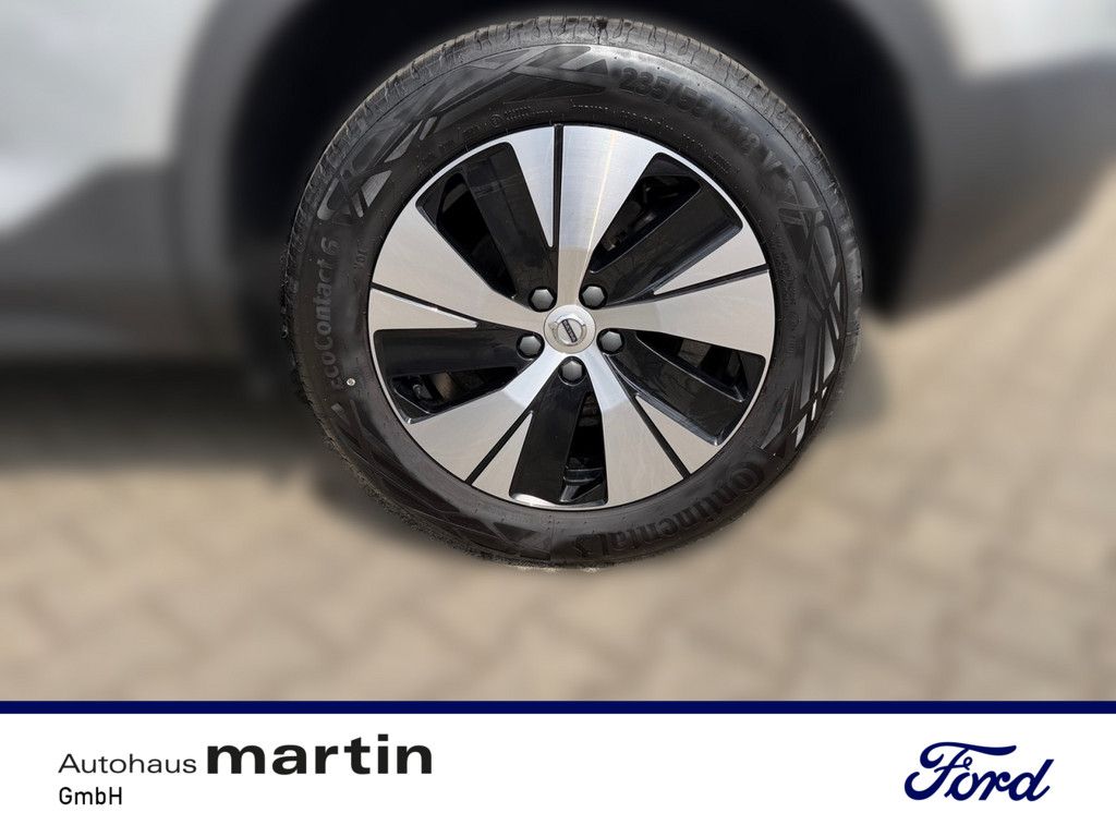 Fahrzeugabbildung Volvo XC40 2.0 Core 2WD SHZ NAVI W-LAN ACC FACEL. LED