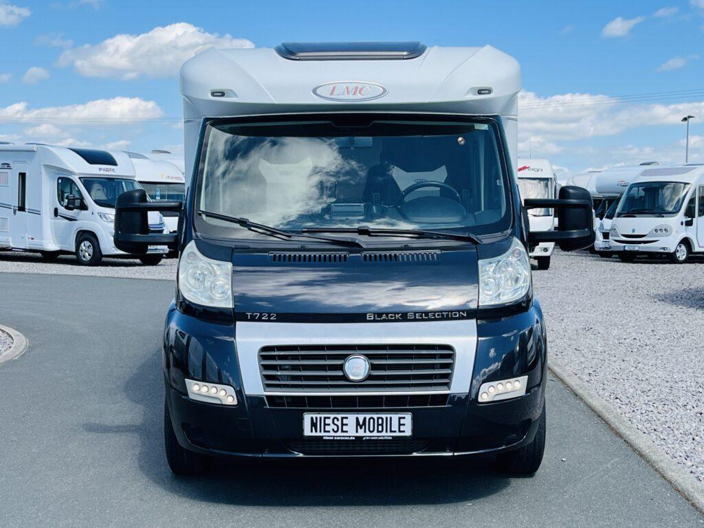 LMC CRUISER T 722 BLACK EDITION QUEENSBETT SAT TV 