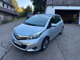 Toyota Yaris 1,0-l-Dual-VVT-i Comfort Comfort - silberne Toyota Yaris