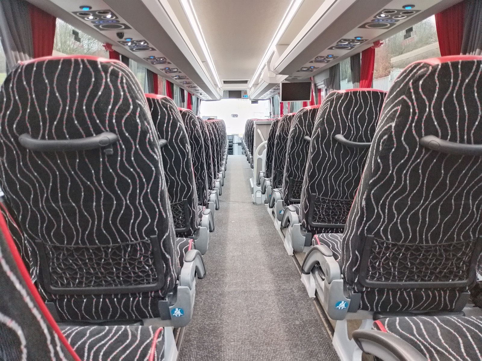 VANHOOL  2019 - Image 35 of 50