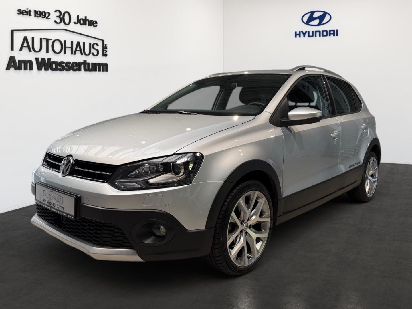 Volkswagen Polo V Cross 1.2 TSI DSG NAVI XENON PDC ALU 1.HA
