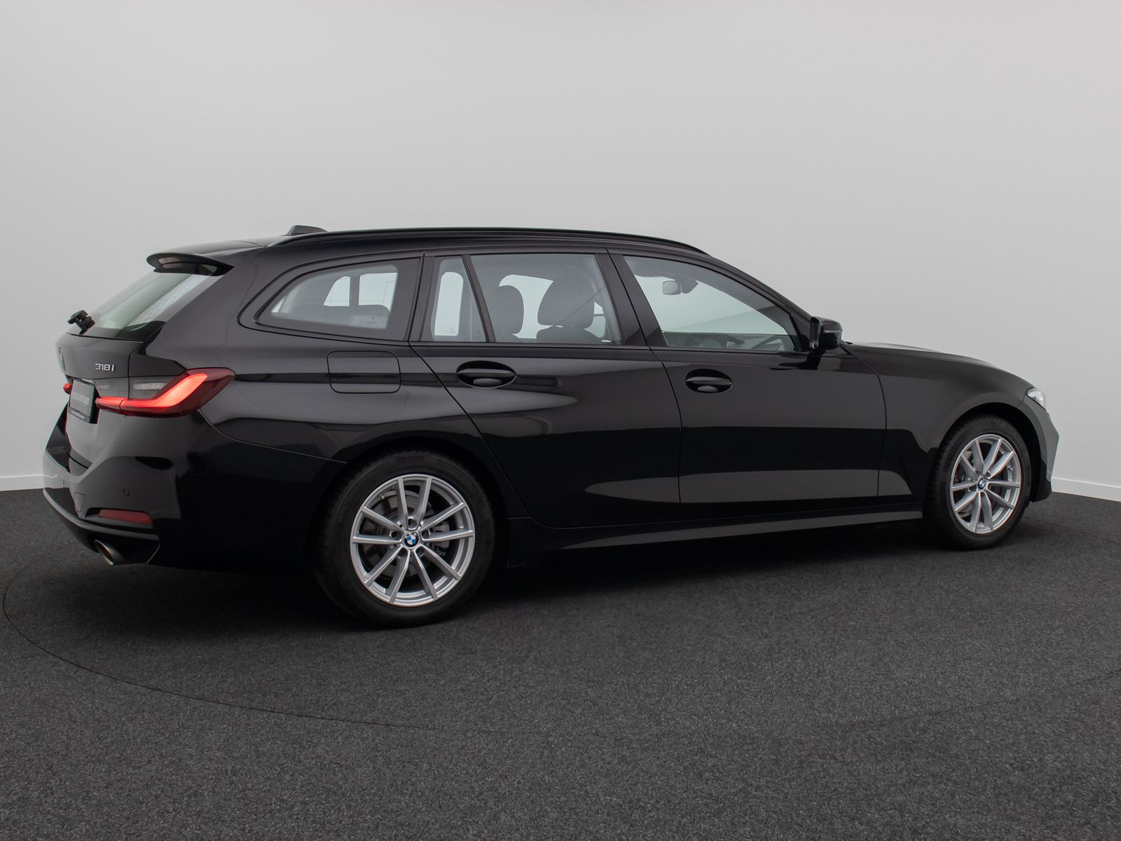 Fahrzeugabbildung BMW 318i Widscreen DAB GeschwindigReg PDC Cockpit+