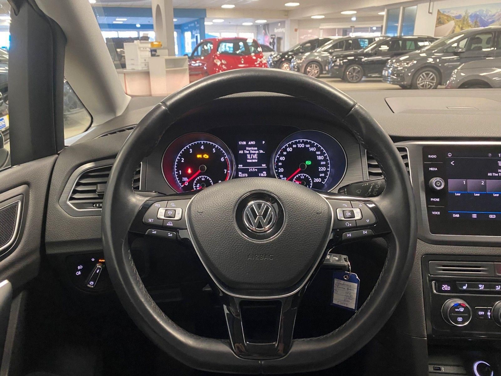 Fahrzeugabbildung Volkswagen Golf Sportsvan 1.5 TSI ACT Comfortline+DSG+ACC+