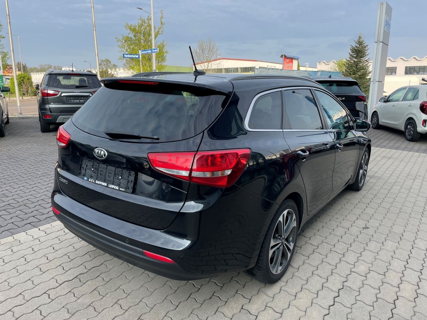 Fahrzeugabbildung Kia Ceed_sw Spirit Kamera totWinkAss SpurhalteAss
