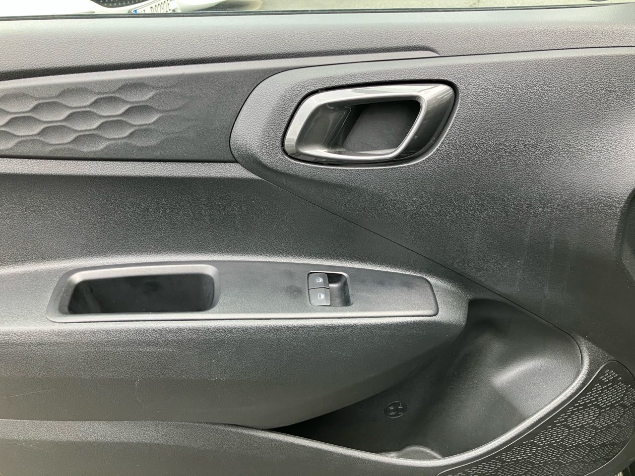 Fahrzeugabbildung Hyundai i10 SELECT Fernlichtass. Kam. Navi PDC SpurH