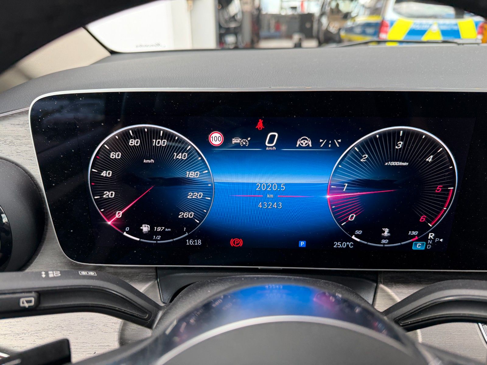 Fahrzeugabbildung Mercedes-Benz V 300 d AVA DISTRONIC 360Kamera