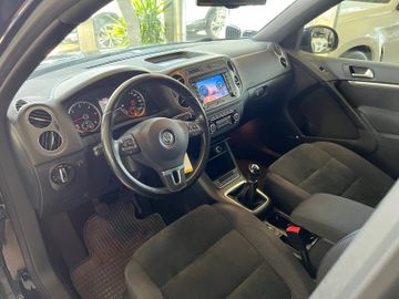 Volkswagen Tiguan - 12