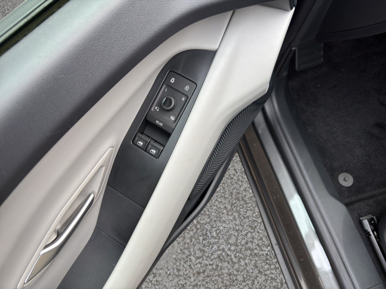 Fahrzeugabbildung Ford Explorer RWD