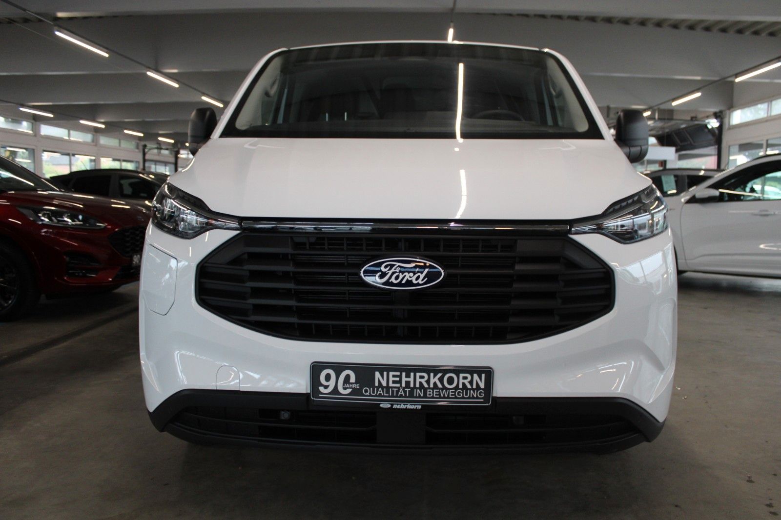 Fahrzeugabbildung Ford Transit Custom TREND PHEV L1 LED CAM Technologie