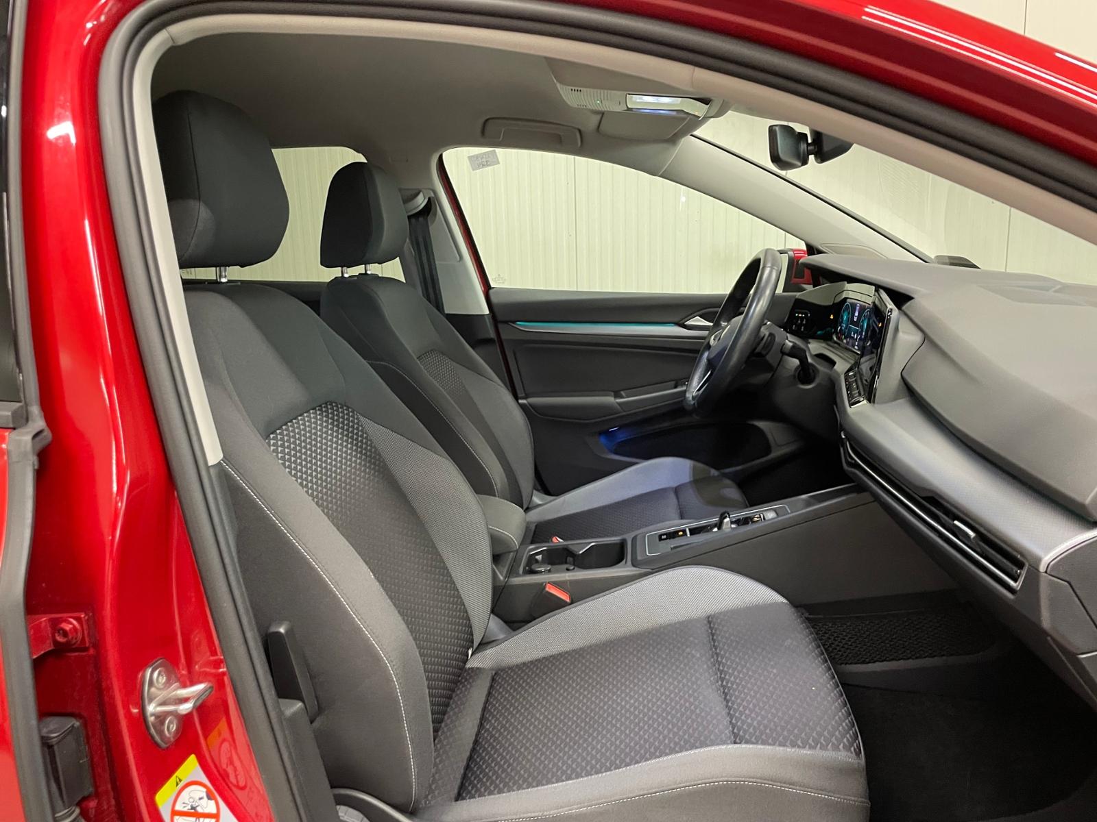 Volkswagen Golf VIII Active 1.0 eTSI DSG LED ACC KAM, миниатюра 24