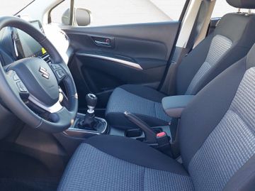 Fotografie 9 des Suzuki (SX4) S-Cross 1.4 Comfort Kamera Sitzh. LED NAVI