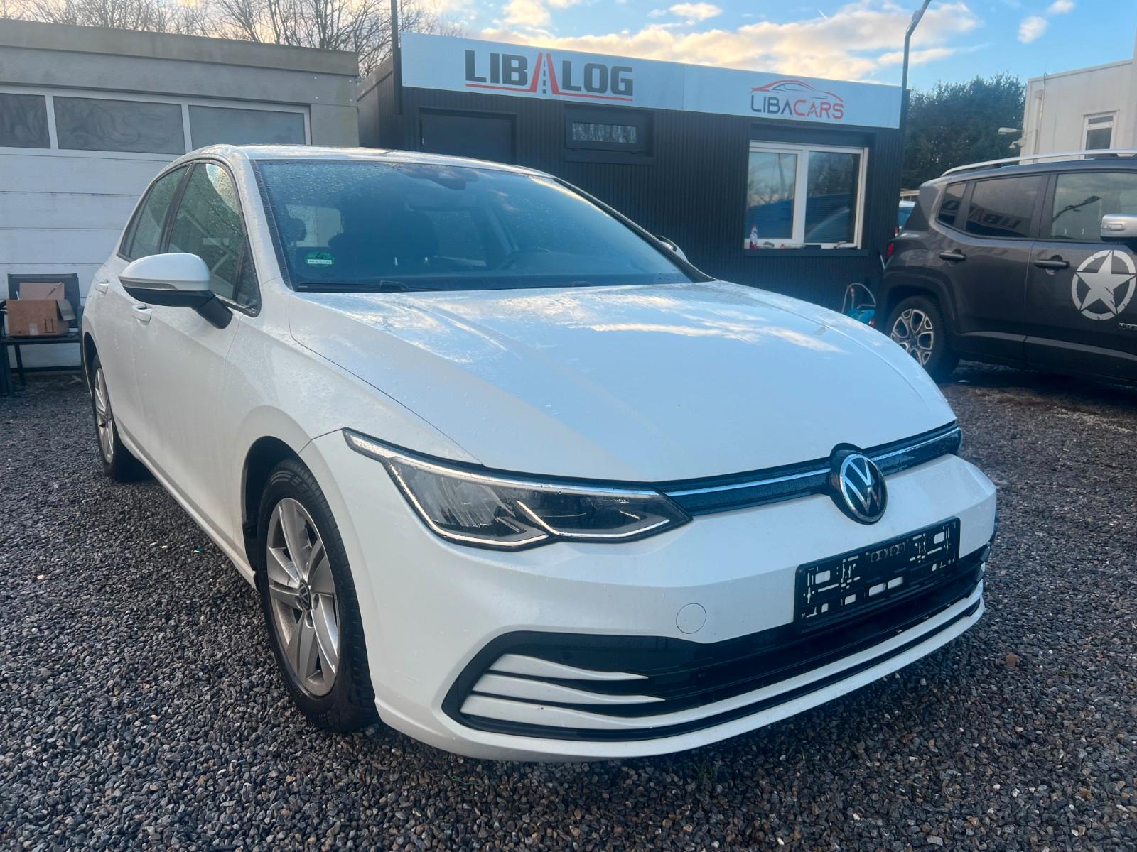 Volkswagen Golf VIII Lim. Life *AUTOMATIK*LED*LENRKDHZG*NAV