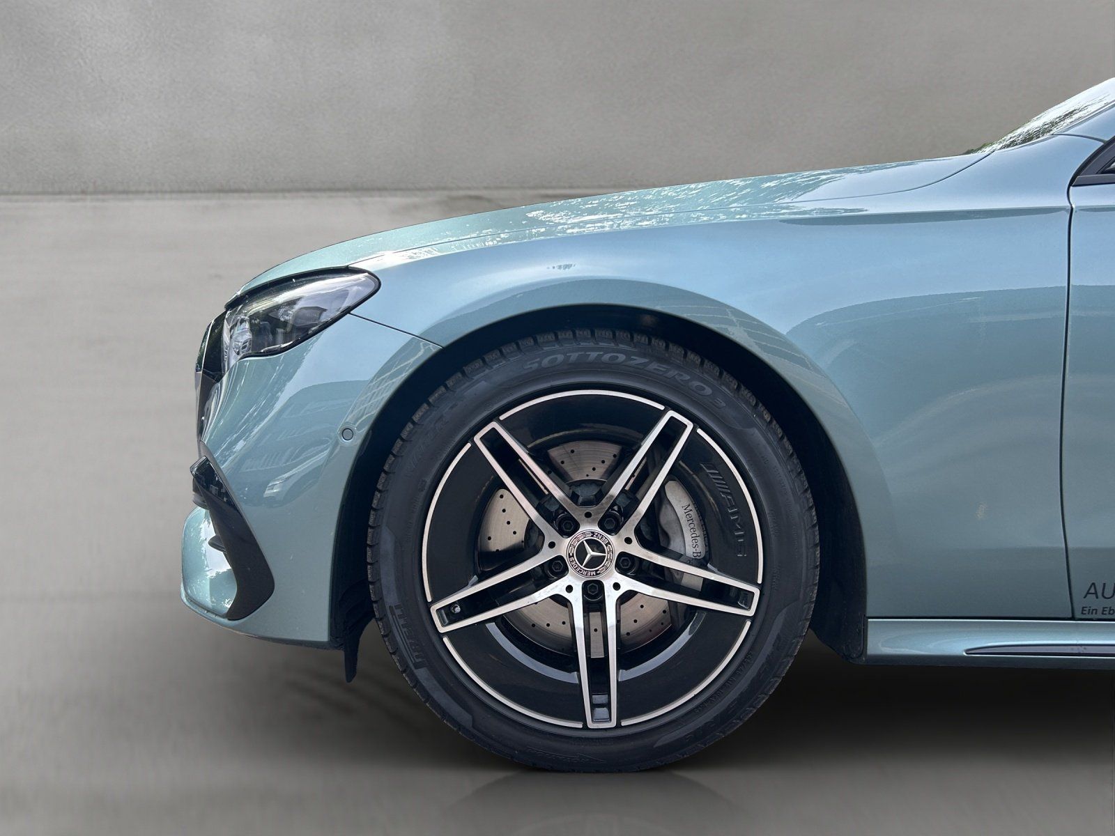 Fahrzeugabbildung Mercedes-Benz E 200 AMG Pano DISTRO Kamera NIGHT KeyGO 19"