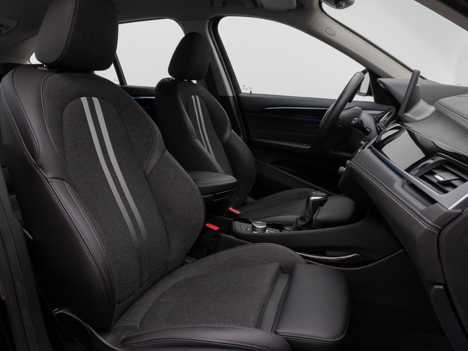 Fahrzeugabbildung BMW X1 xD25e Sport Line Kamera HUD DAB HiFi Komfort