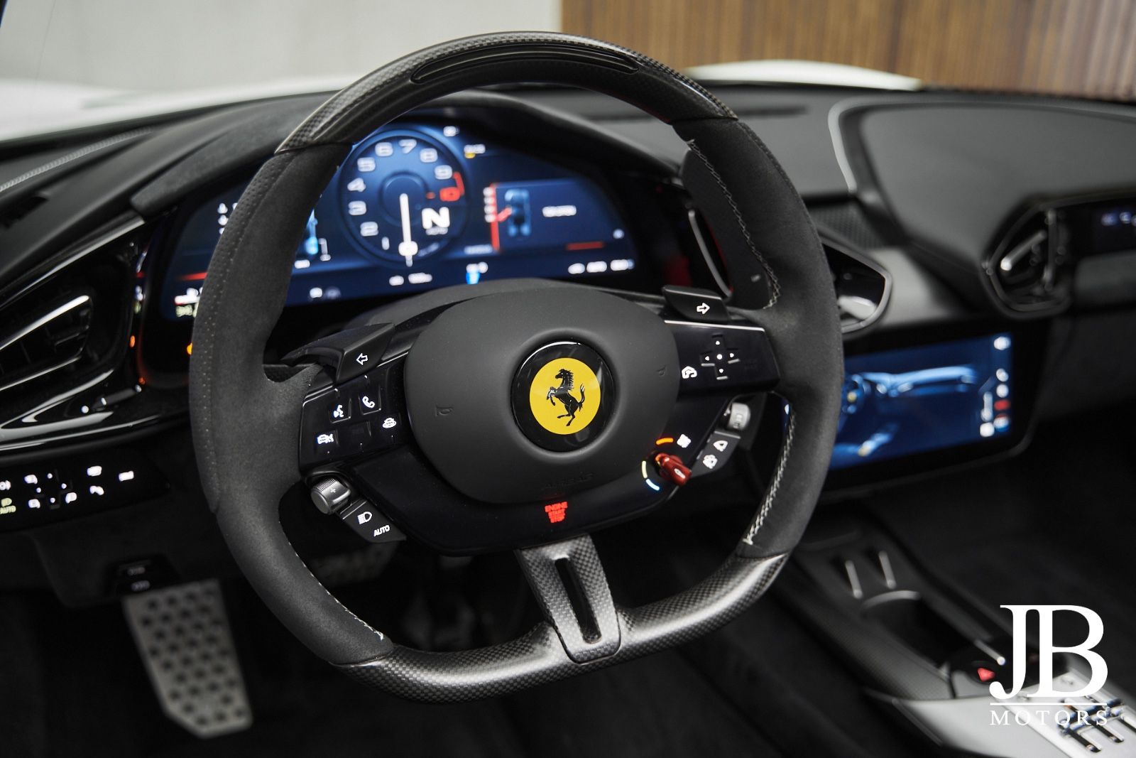 Fahrzeugabbildung Ferrari 12Cilindri Spider Racing Seats Lift LED Carbon