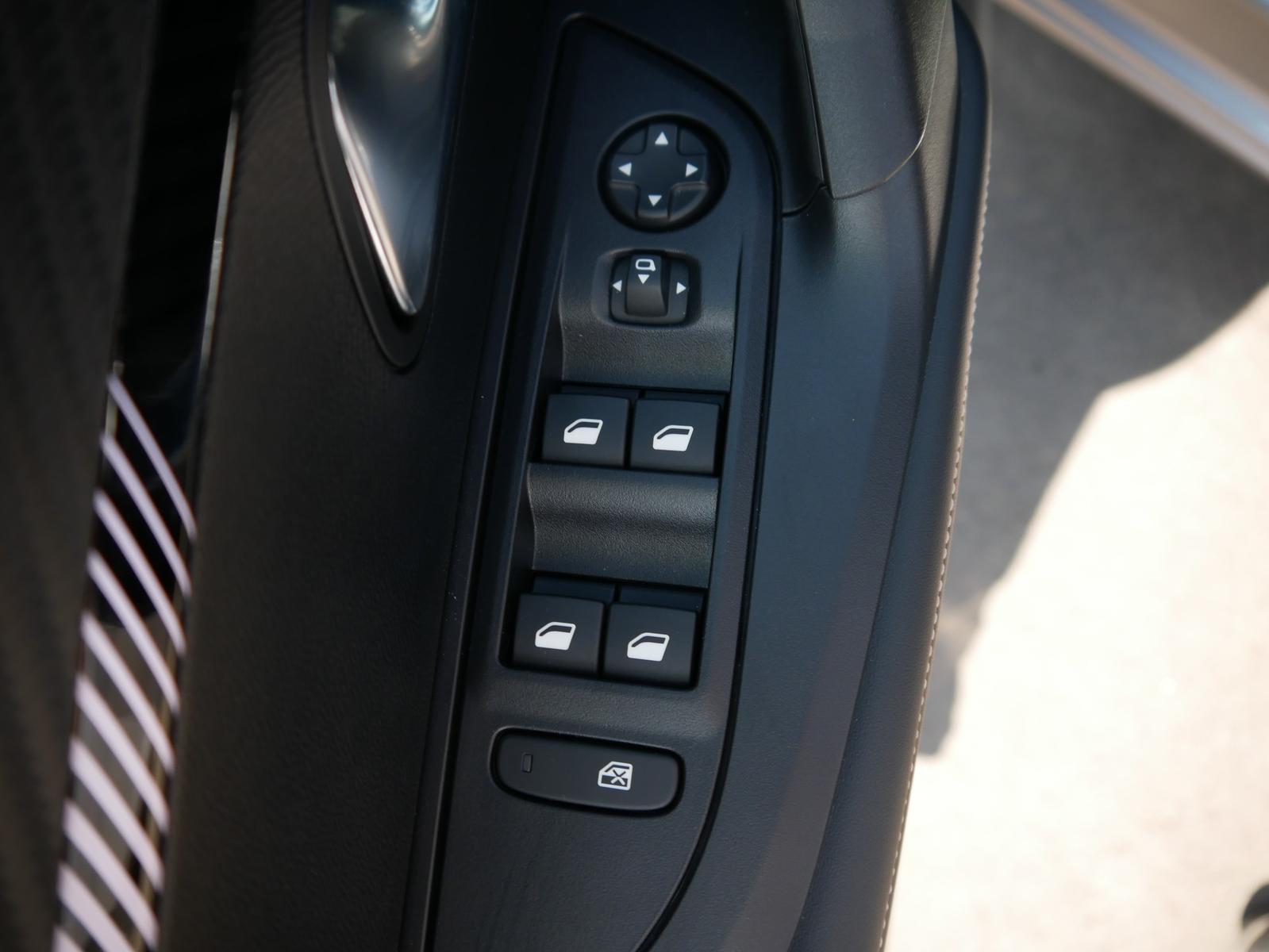 Peugeot 2008 PureTech 145 Aut. LED ACC Navi 360°