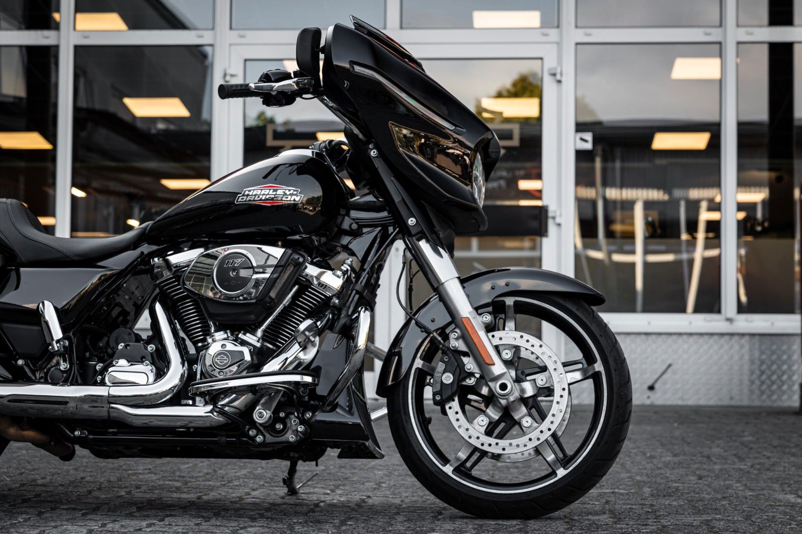 Fahrzeugabbildung Harley-Davidson Street Glide FLHX MY24 117cui- Kesstech