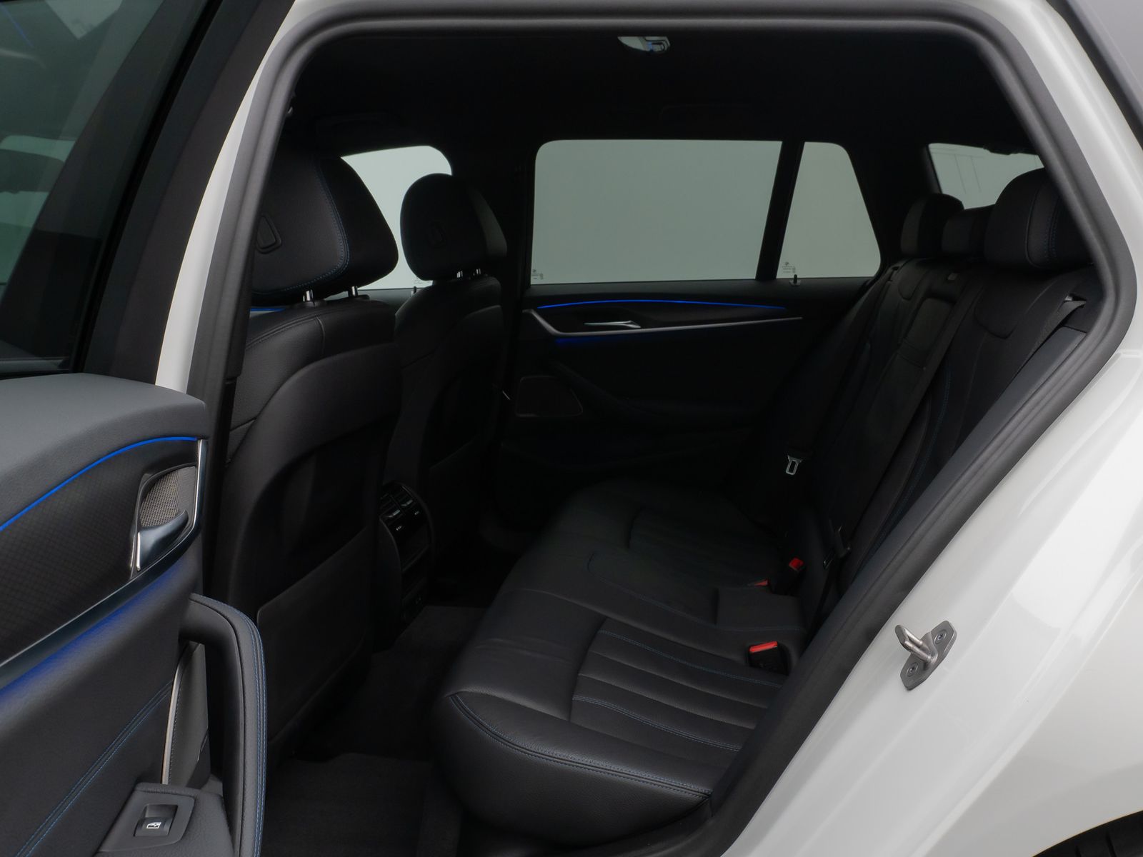 Fahrzeugabbildung BMW 530d M Sport Kamera HUD DAB H/K Komfort Alarm