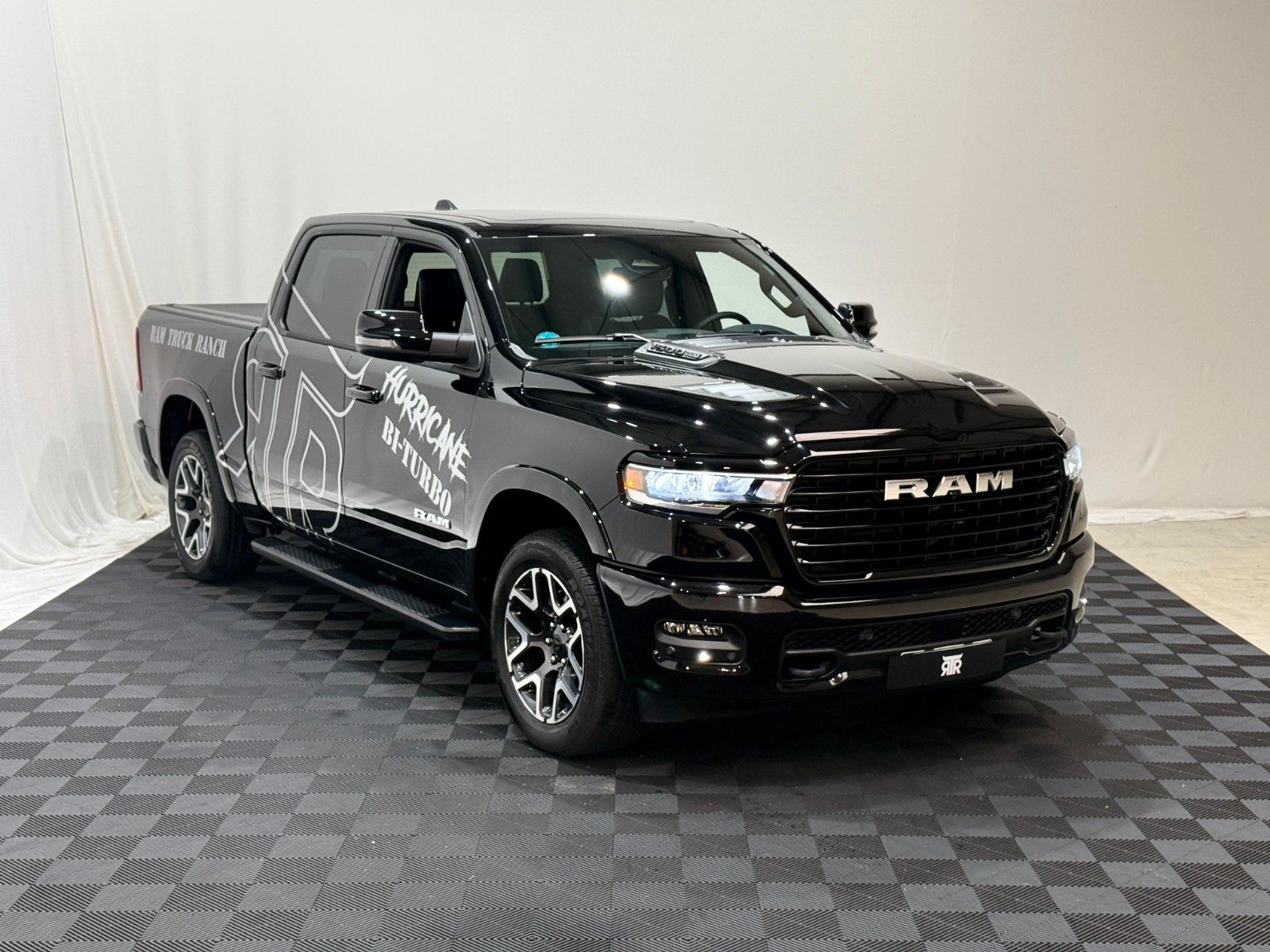 Fahrzeugabbildung Dodge RAM 1500 Laramie Sport MY25 *LPG,REVOLVER,AHK*