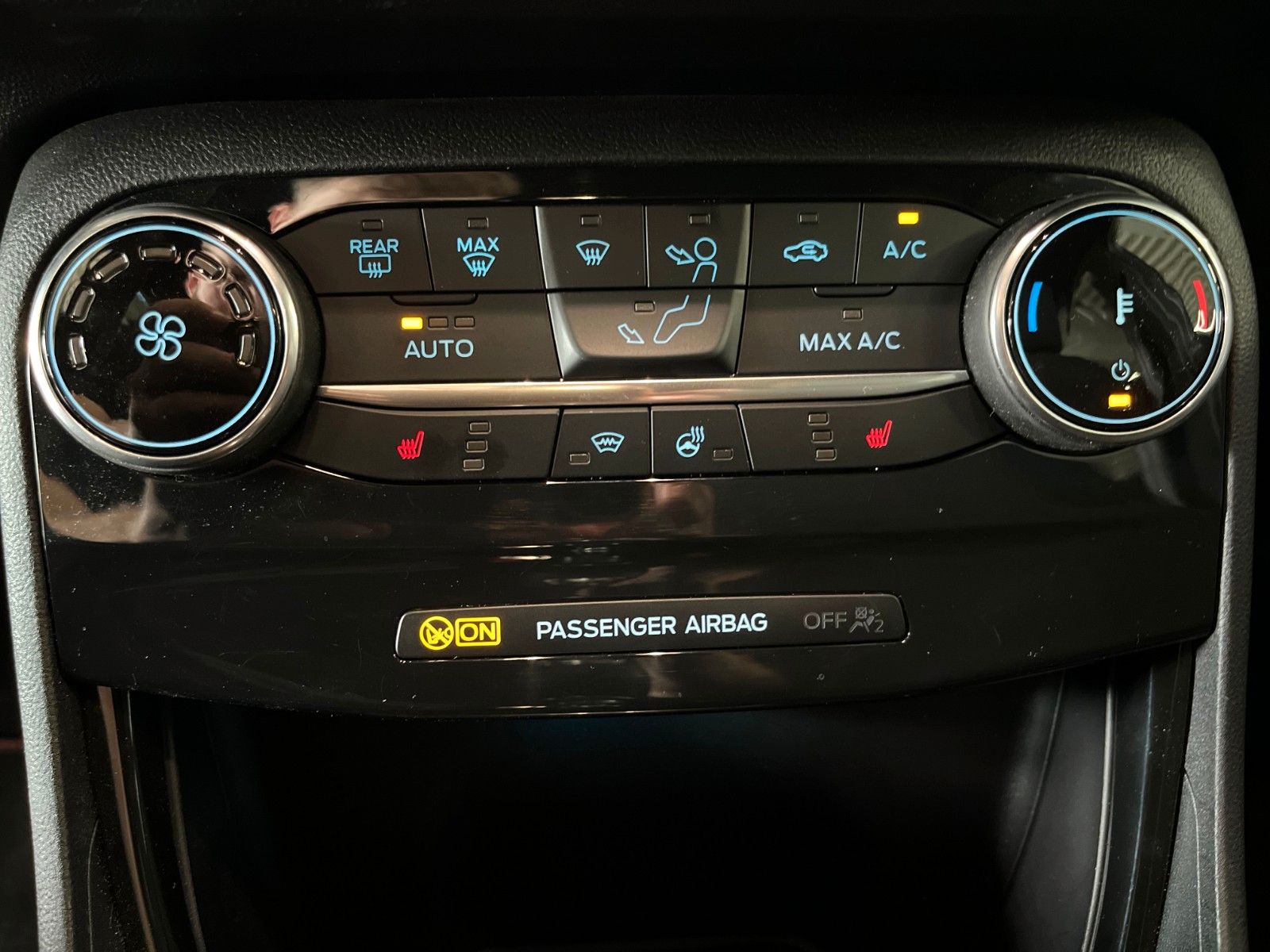 Fahrzeugabbildung Ford Puma MHEV ST-Line LED NAVI WinterPaket CAM