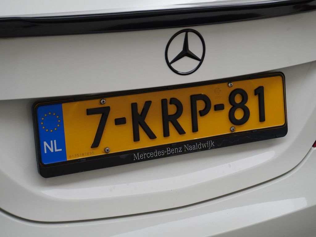 Mercedes-Benz CLA 200 Prestige AMG Styling panorama dach Leder