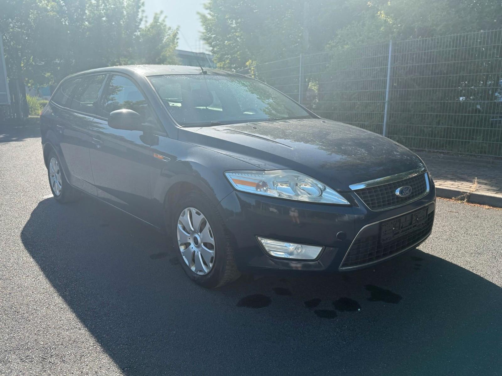Ford Mondeo 2010 — interior