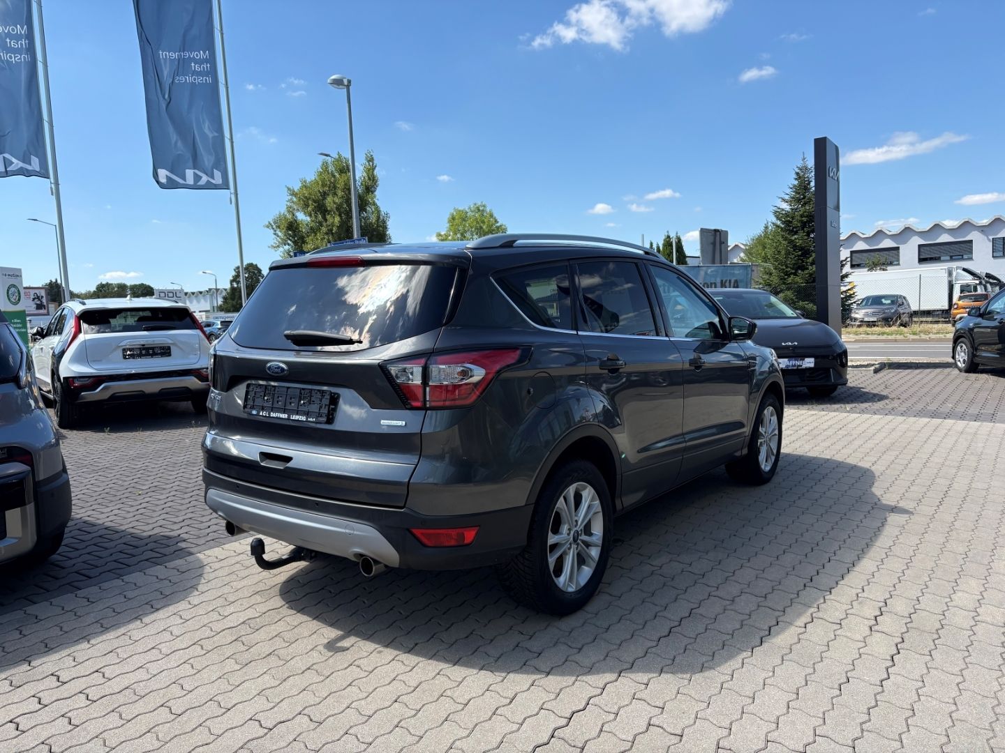 Fahrzeugabbildung Ford Kuga Titanium AHK Beheizbare WSS Allwetter