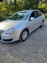 Volkswagen Jetta 1.6 Trendline Trendline mit AHK - Volkswagen Jetta: Trendline