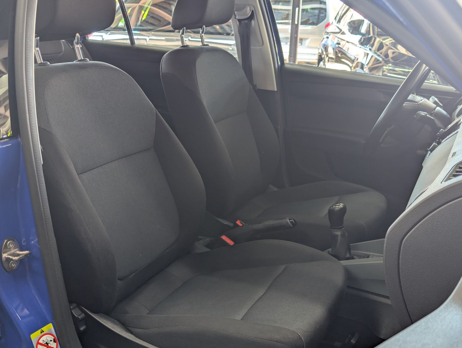 Fahrzeugabbildung SKODA Fabia Active 1.0 MPI SURROUND SCHECKHEFT KLIMA