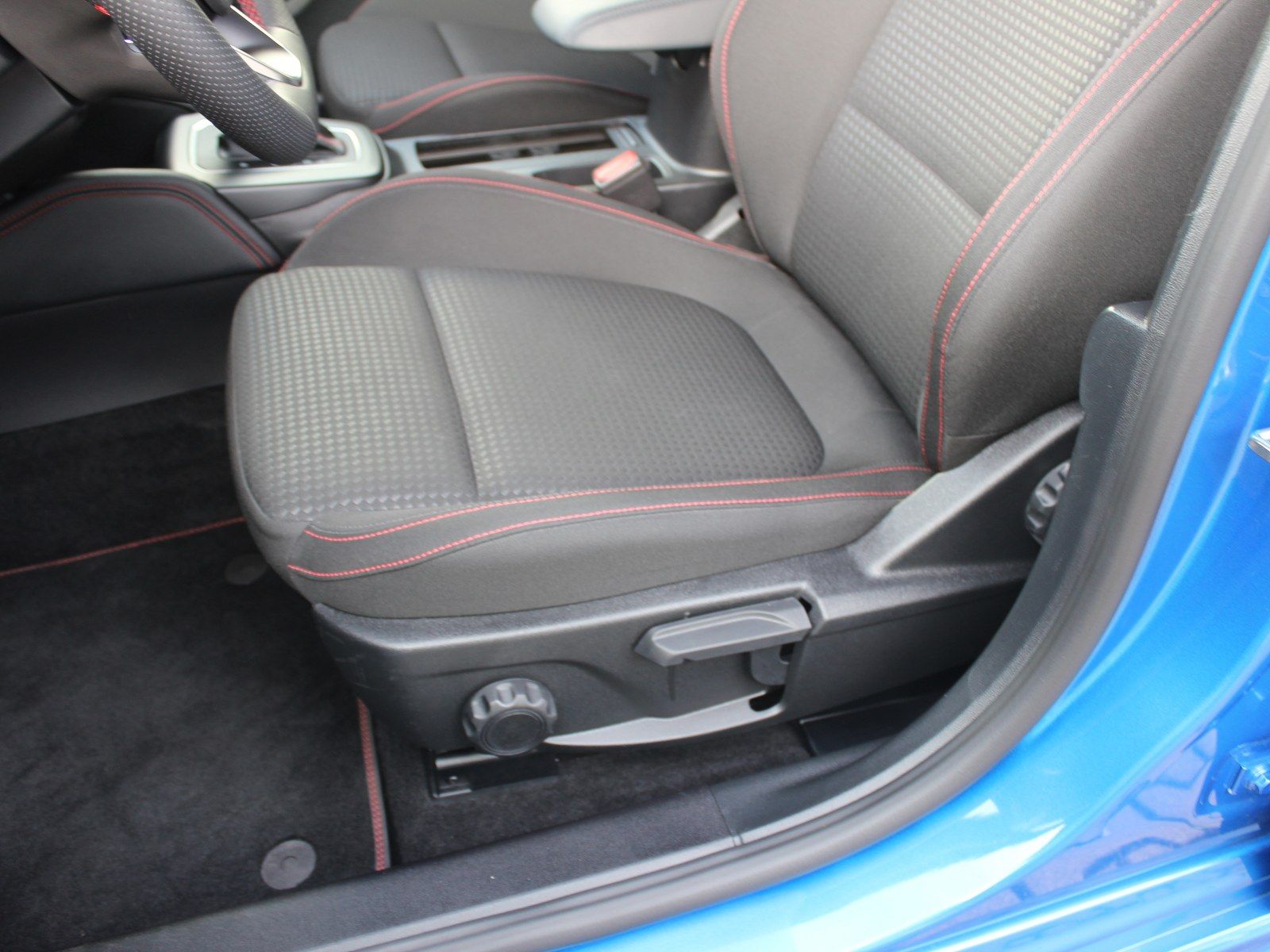 Fahrzeugabbildung Ford Focus ST-Line X 1,0 EcoBoost Mild-Hybrid