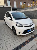 Toyota Aygo (X) 1,0-l-VVT-i Cool  Klima | Automatik  - Toyota Aygo (X) von privat