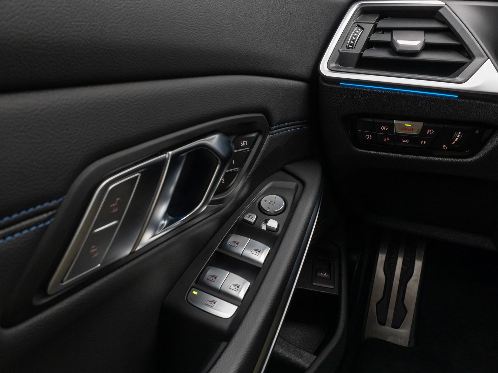 Fahrzeugabbildung BMW 320d xD M Sport Pro Kamera HUD DAB H/K AHK Komfo