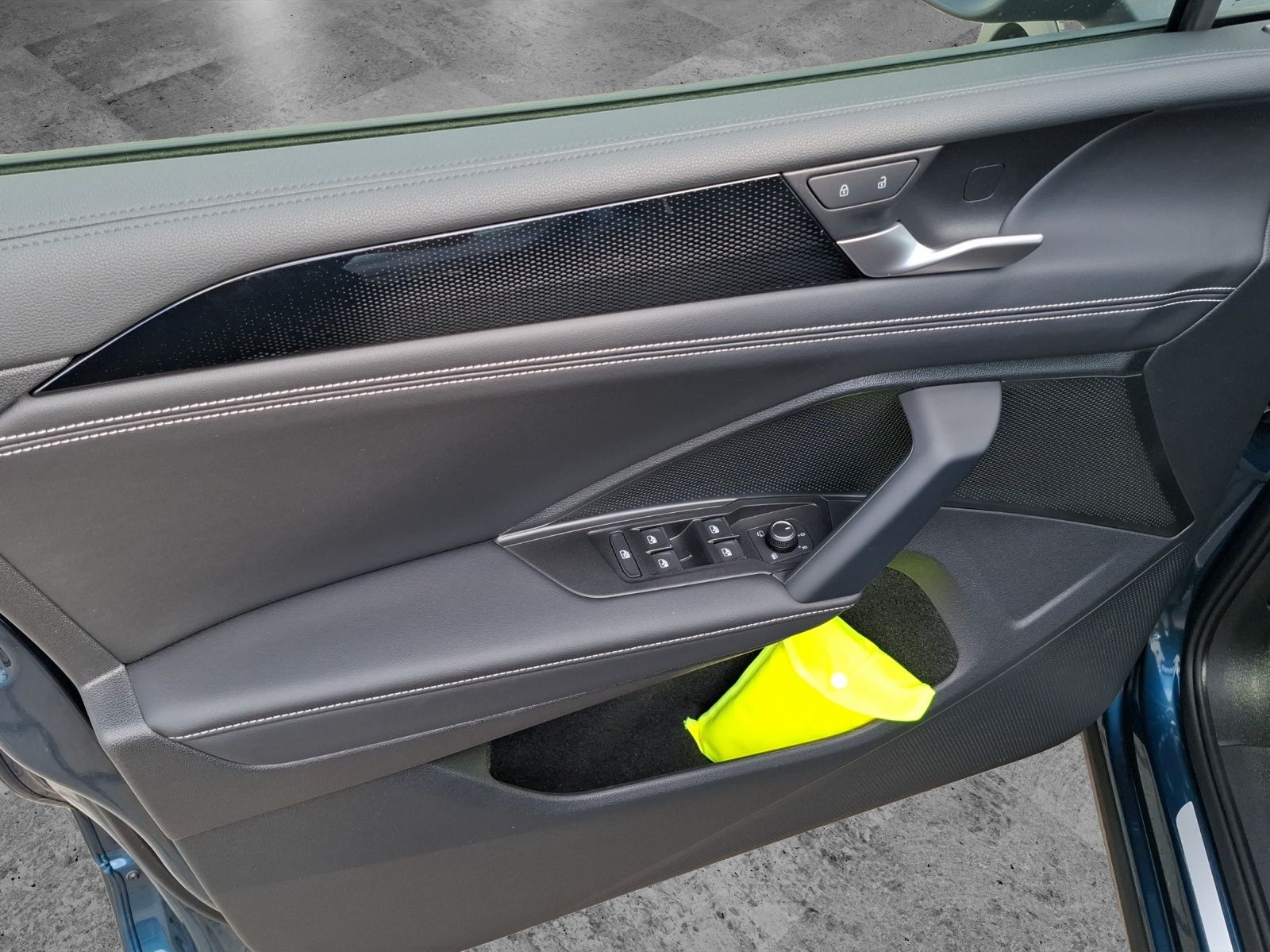 Fahrzeugabbildung Volkswagen Tiguan eTSI Goal LED AHK Navi AID ACC RFK SHZ