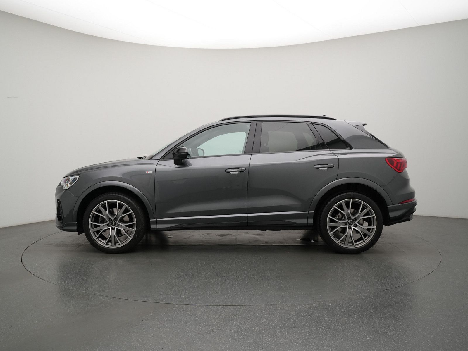 Audi Q3 40 quattro S line NAVI PANO KAM LED SHZ PDC foto 17