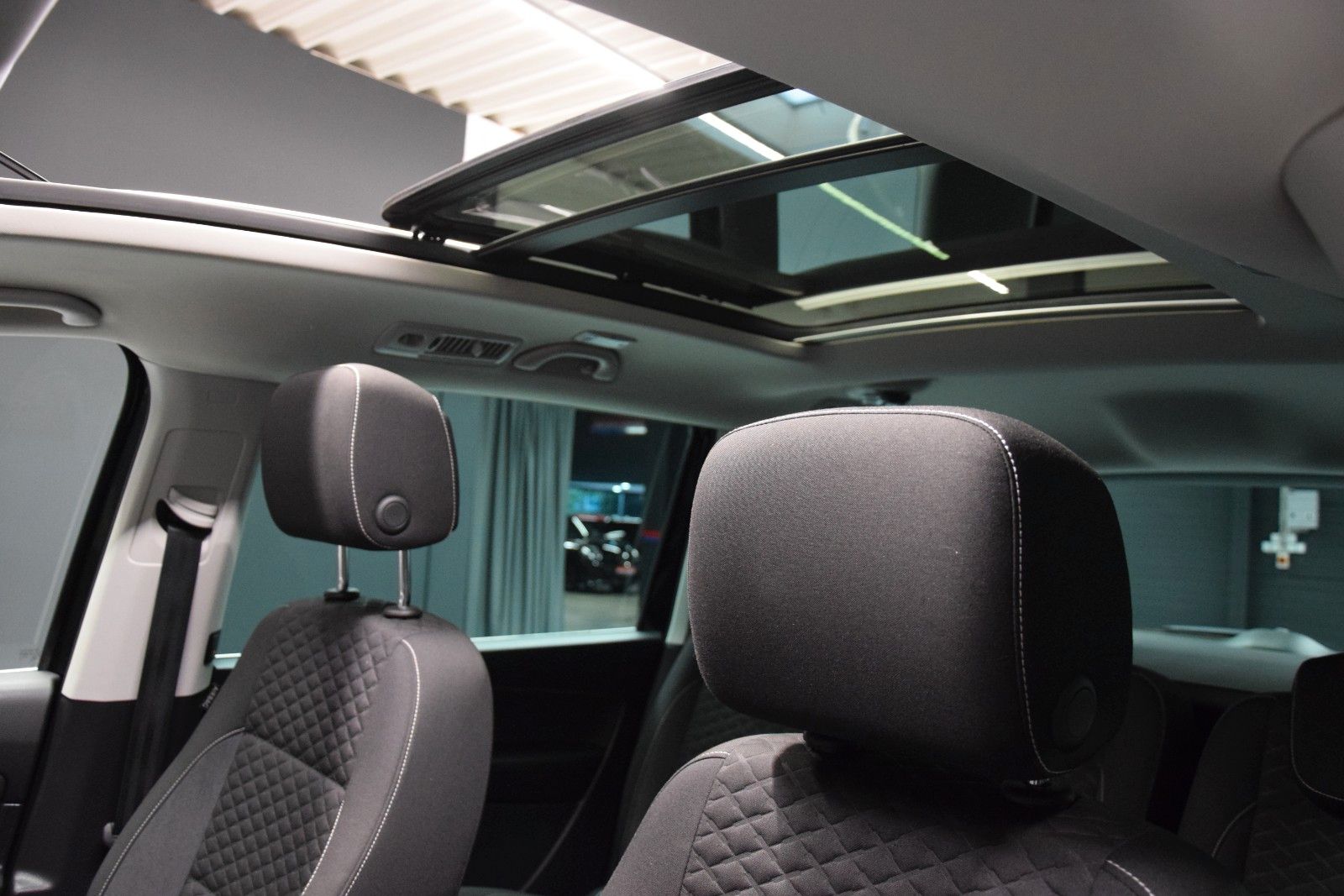 Fahrzeugabbildung Volkswagen Sharan Join Pano ACC Easy-Open Kamera Bi-Xenon