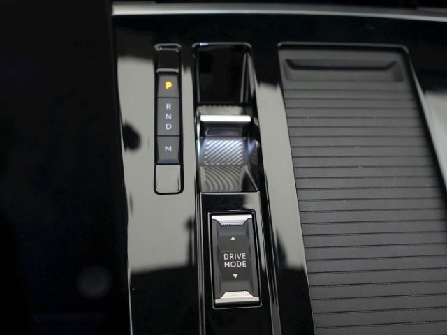 Astra L ST ULTIMATE AT+NAVI+360 GRAD KAMERA+SCHI
