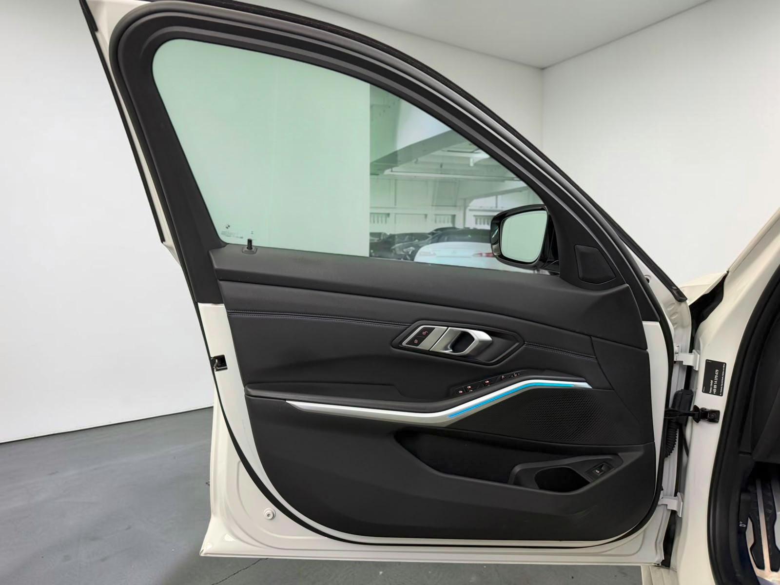 BMW 318 i T M-Paket HIFI*ADAPTIV LED*AMBIENT*AHK*TOP, миниатюра 8