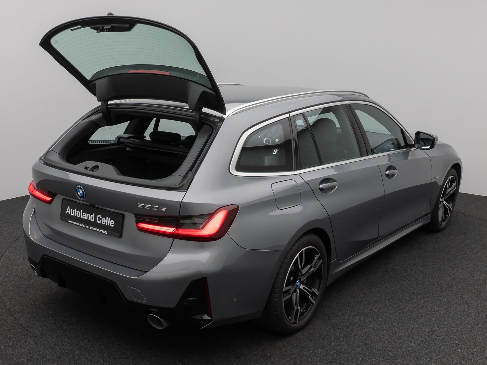 Fahrzeugabbildung BMW 330e M Sport Kamera HUD DAB H/K Alarm LED 18Zoll